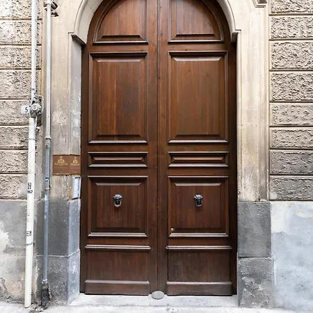 Alojamento de Acomodação e Pequeno-almoço Palazzo Perrotta Catânia